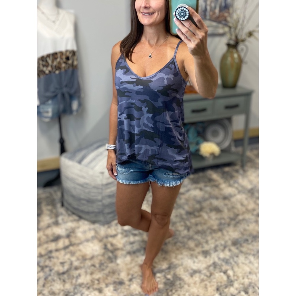 ❤️‍🔥Reversible Camouflage Scoop V-Neck Tank Blue 1422 - Picture 10 of 14